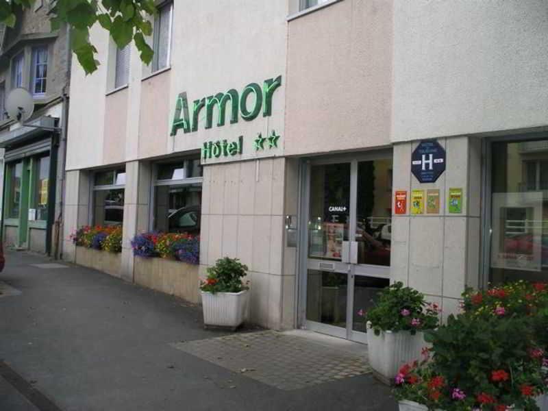 Brit Hotel L'Arrivee Guingamp Exterior foto